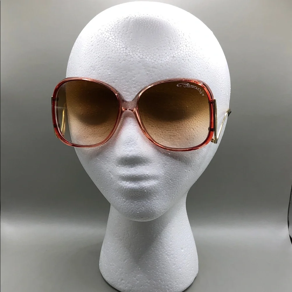 Vintage 80's oversized round curved sunglasses statement style gradient lens.